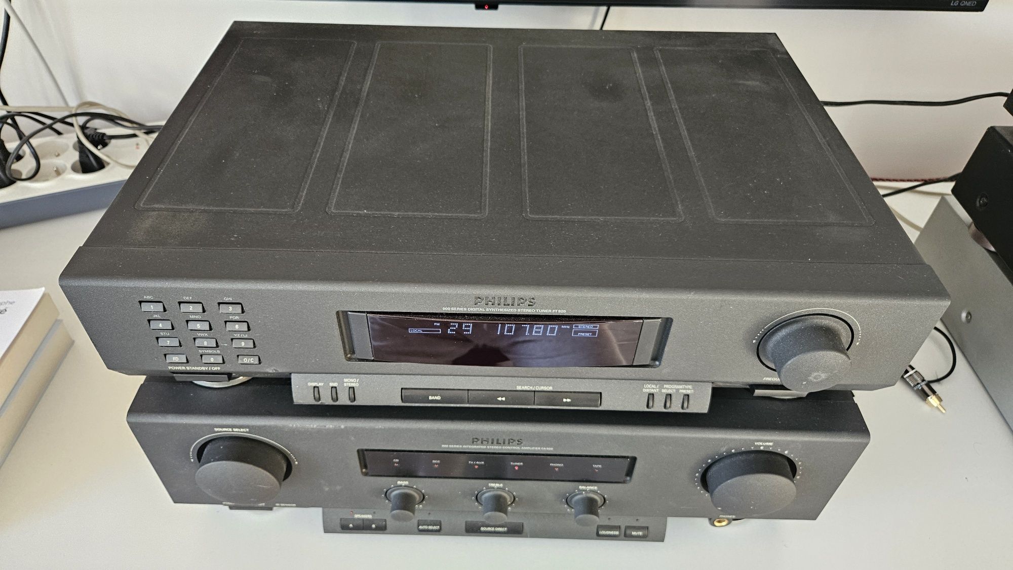Amplificator si tuner Philips ,Seria 900