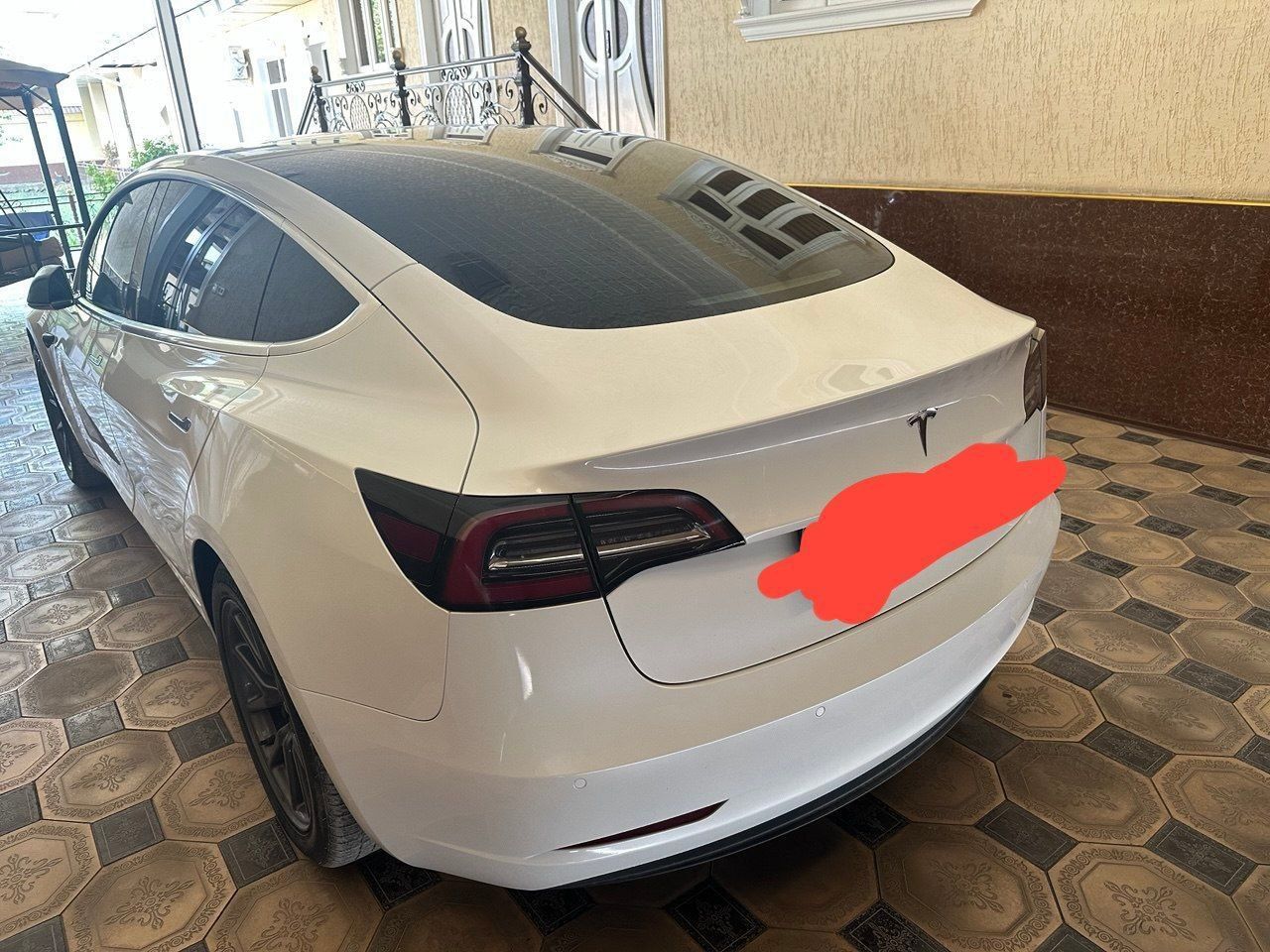 Tesla Eliktira mobil kiraskasi toza qolgan malumotni telfon qililar