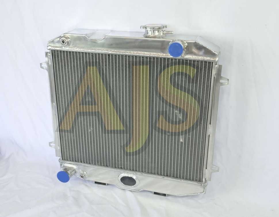 радиатор алюминиевый УАЗ 469 под ручной стартер 70мм MT AJS.