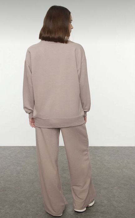 Прекрасен комплект от две части с широки крачоли