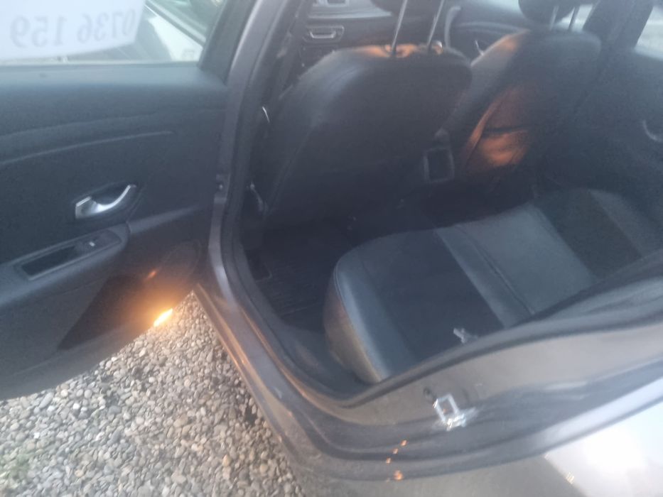 Cotieră față renault megane 3  2011