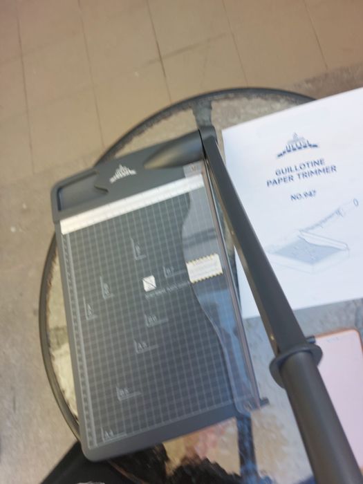 Ghilotina A4 - ideal pentru hartie sau caryon