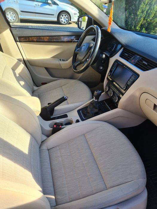 Skoda Octavia Elegance 2013 2.0TDI EURO6