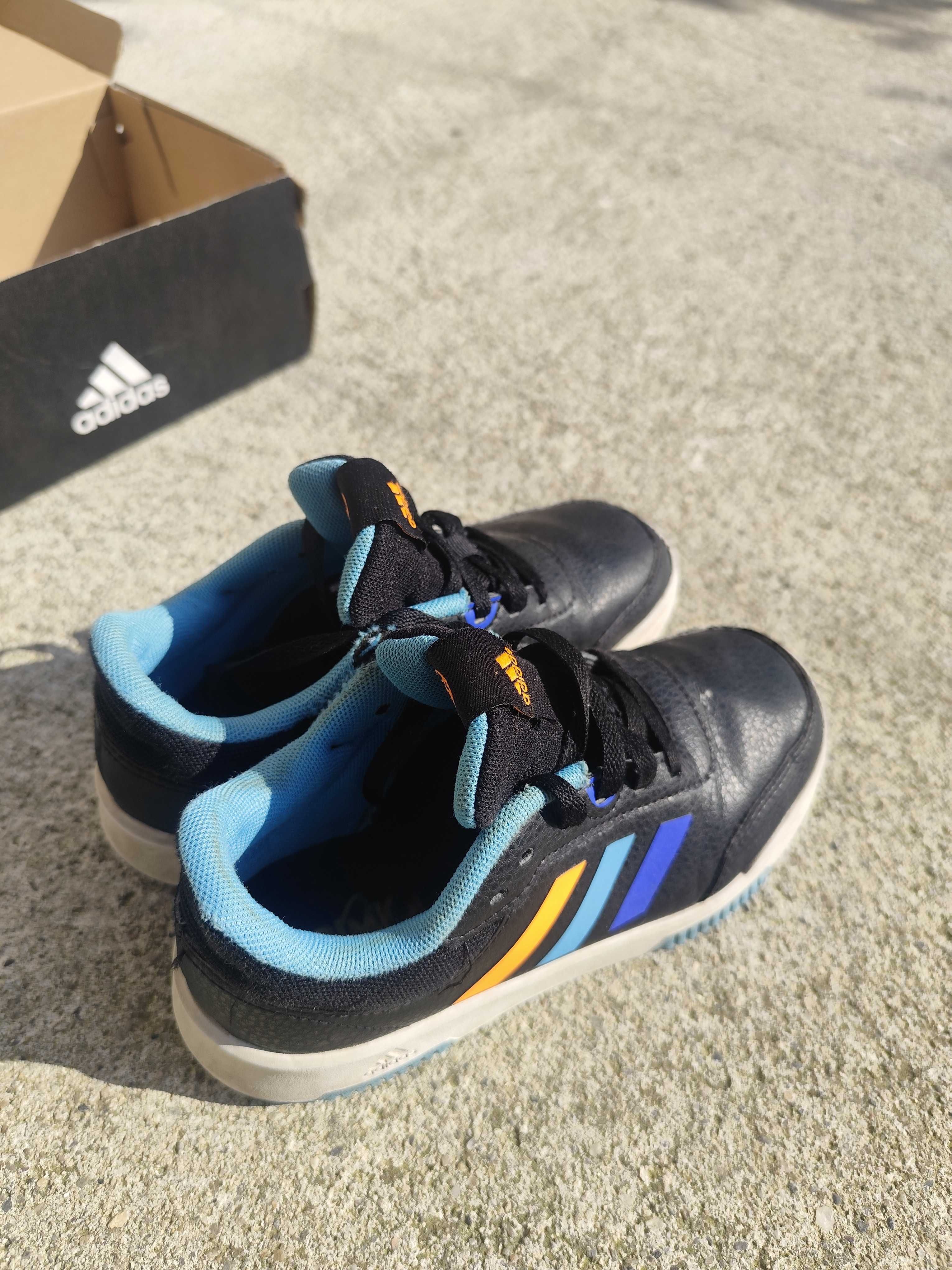 Детски обувки Adidas 34 номер