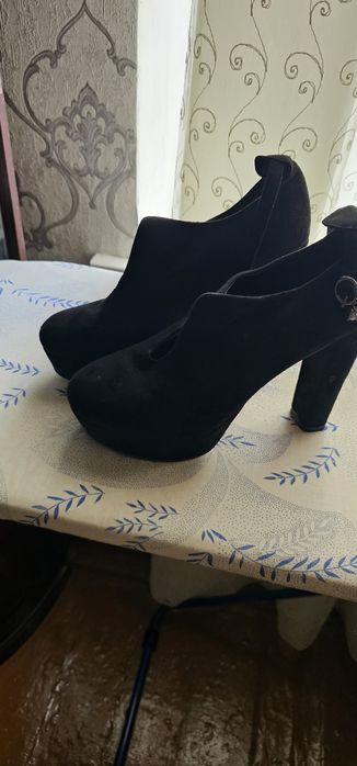 tufli ayolarniki sotiladi