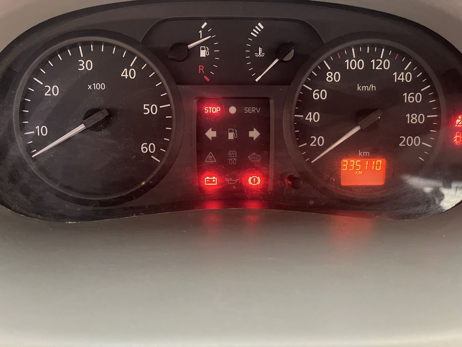 Vând Renault Trafic