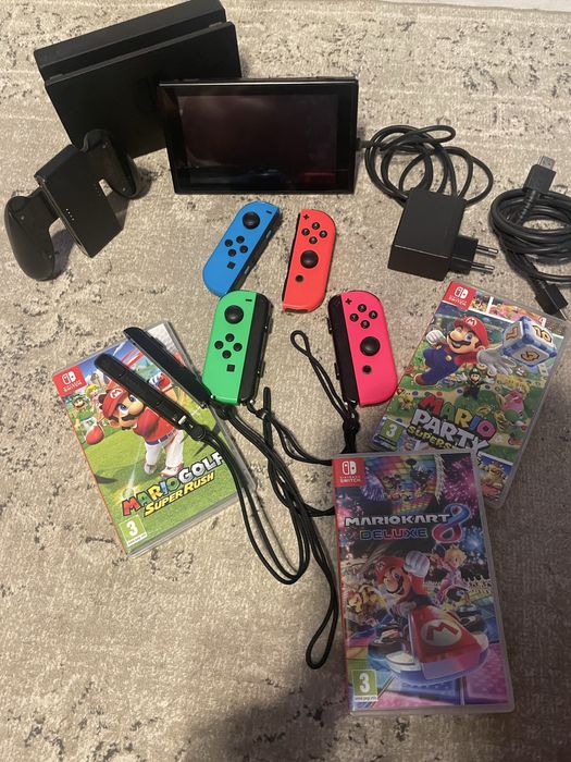 Nintendo switch, 4 joy-cons, 3 jocuri +card de memorie