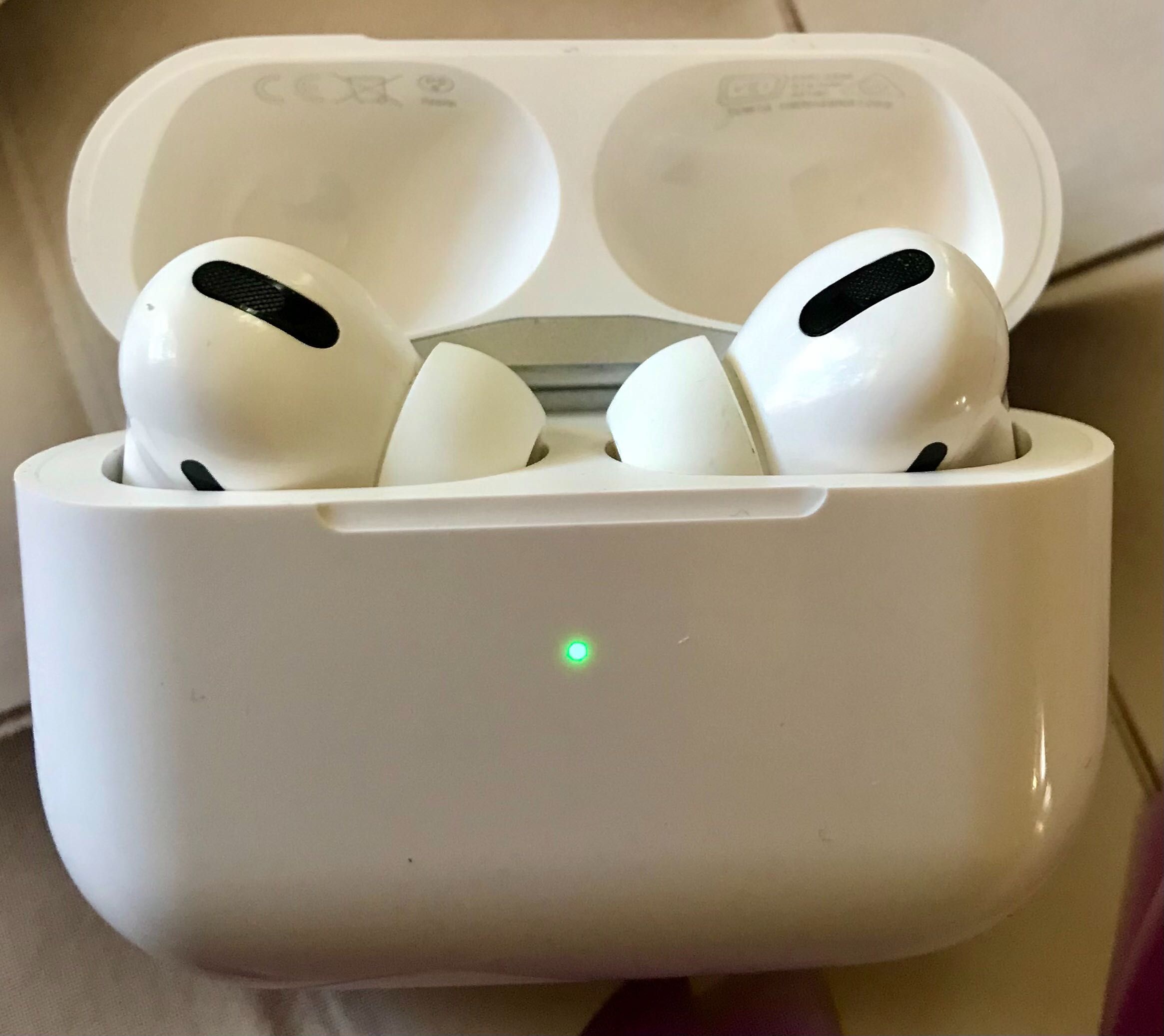 AirPods PRO  cu incarcare wireless, SIGILATE.  ‭+40 (747) 326 252.