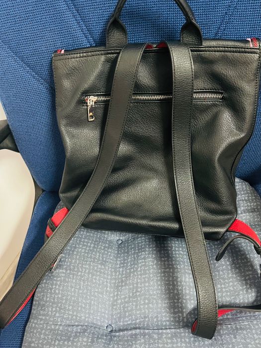 Vând geantă Desigual