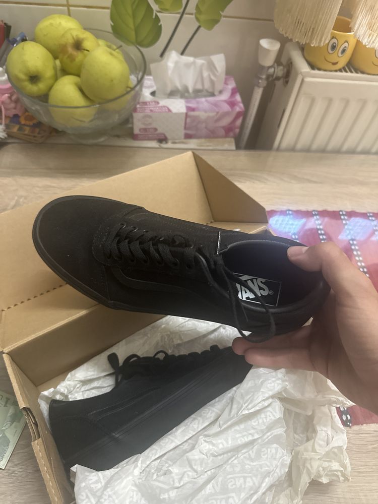 Vans noi nepurtati 44
