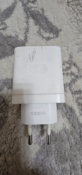 Продам зарядку oppo