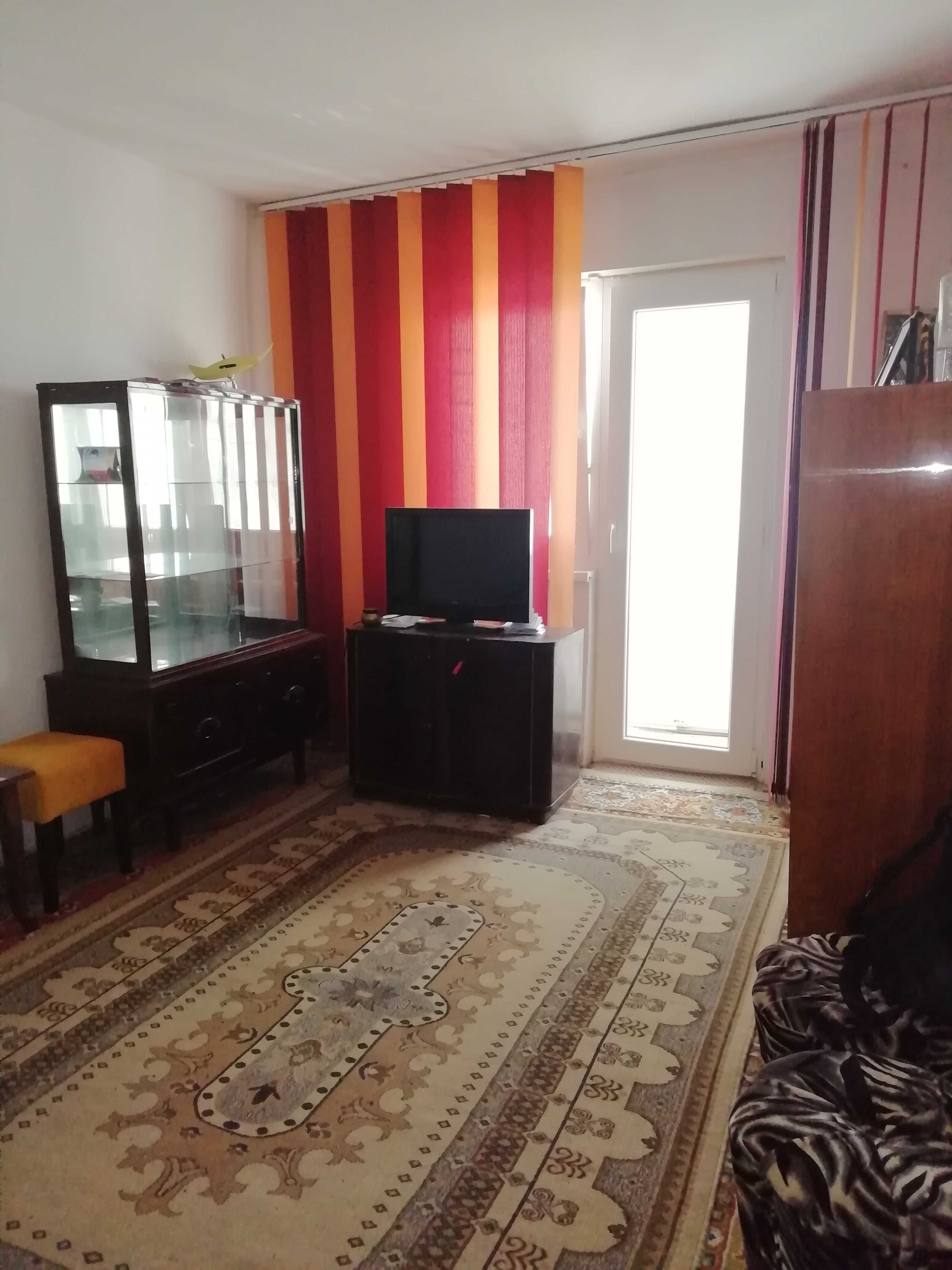 Dau spre închiriere apartament în orașul Focșani