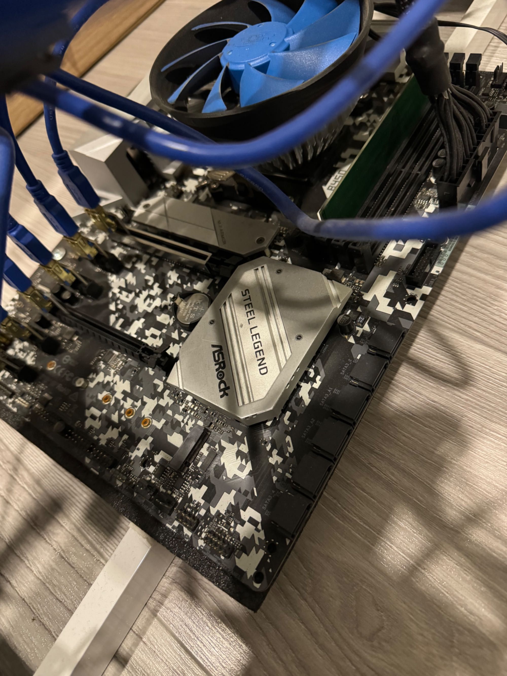 Почти нова Mining rig Копачка за крипто валута zotac gaming geforce gt