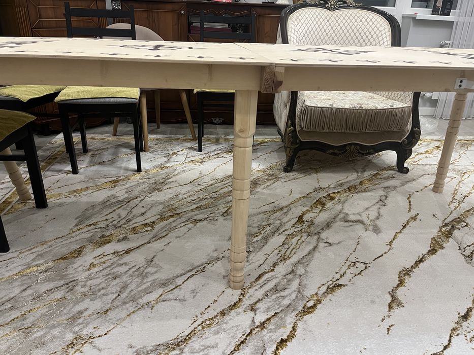 Продается стол -трансформер в отличном состоянии