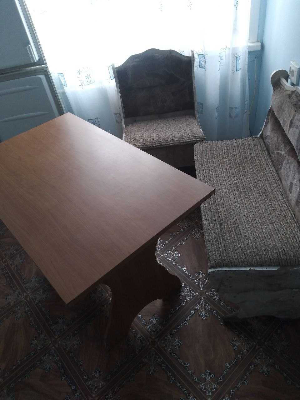 Стол для кухни обеденный