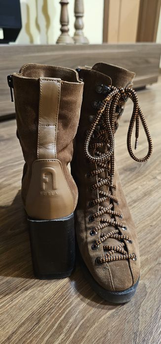 Велурени боти Furla