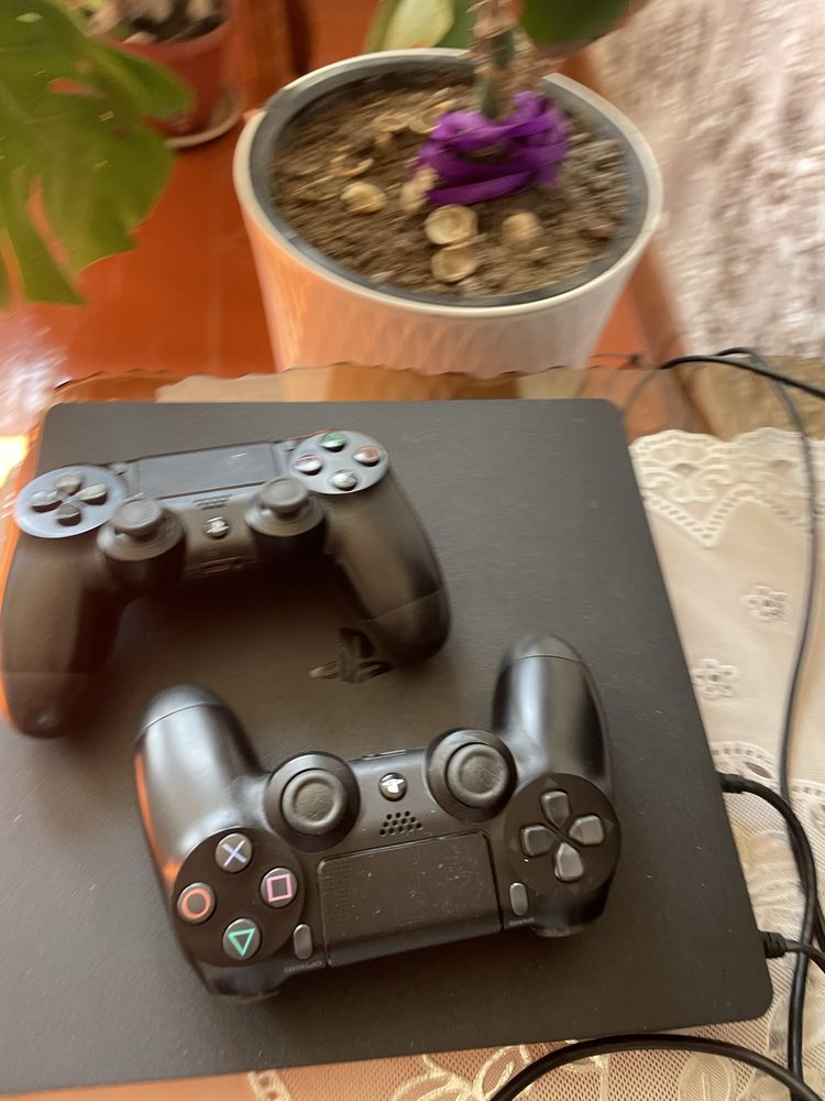 Продам ps 4 slim