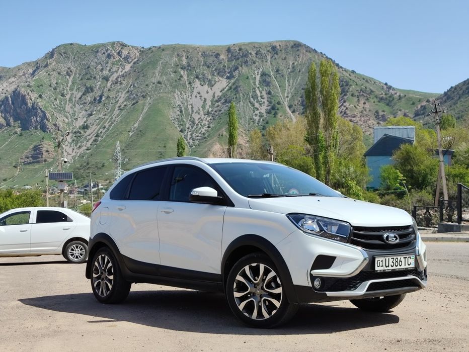 Продам автомобиль LADA X-RAY CROSS