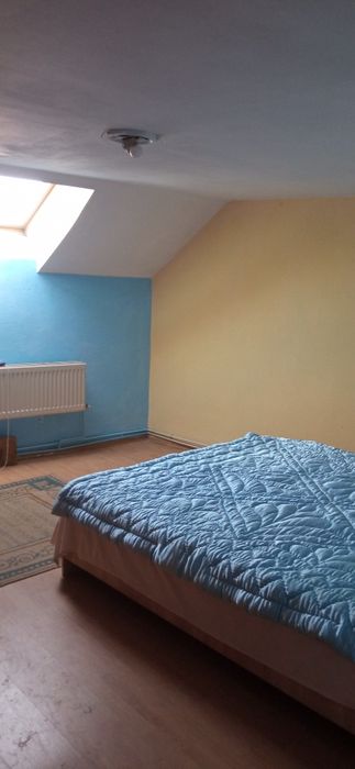 Inchiriez apartament 4 camere la casa