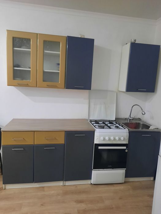 Кухонный гарнитур в хорошем состоянии