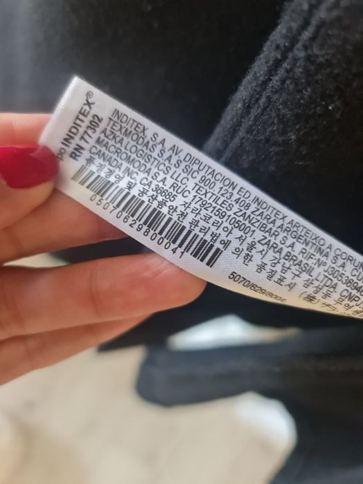 Zara, черно палто ново