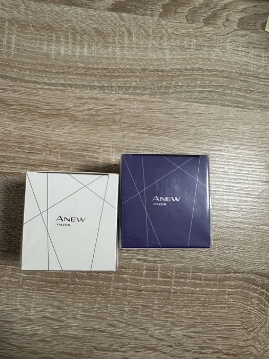 Set crema de zi si crema de noapte Avon Anew