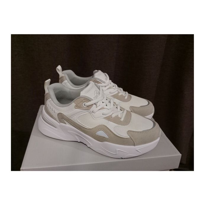 Кроссовки Женские