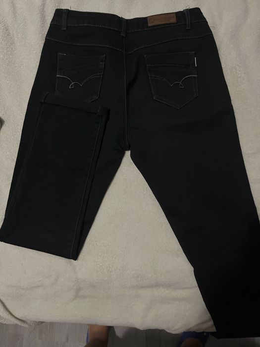 Два чифта дънки на марката sunbird