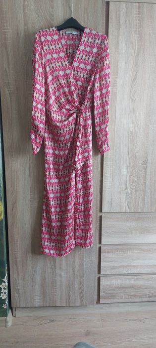 Елегантна рокля MANGO