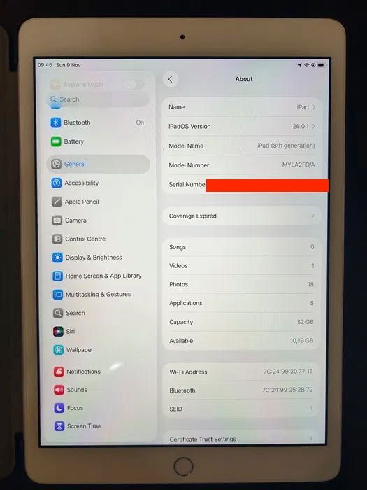iPad generatia 8, 32 GB
