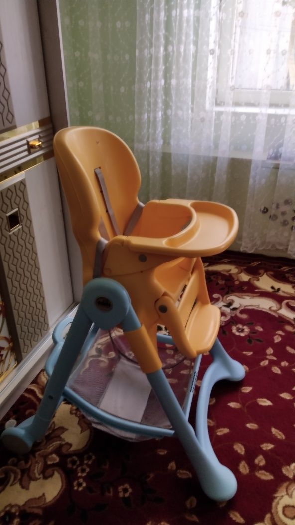 Болалар стульчикги сотилади.