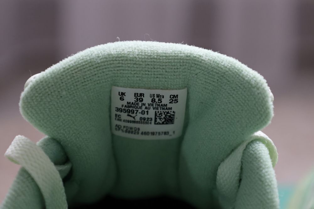 Puma(nike,adidas)