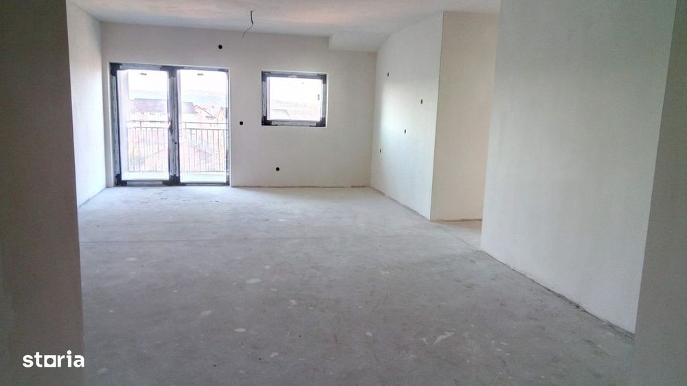 Imobil cu 4 camere, 2 bai, garaj, boxa, situat intr-un cadru frumos