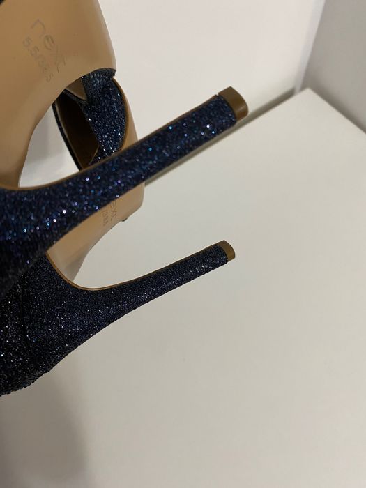 Pantofi stiletto