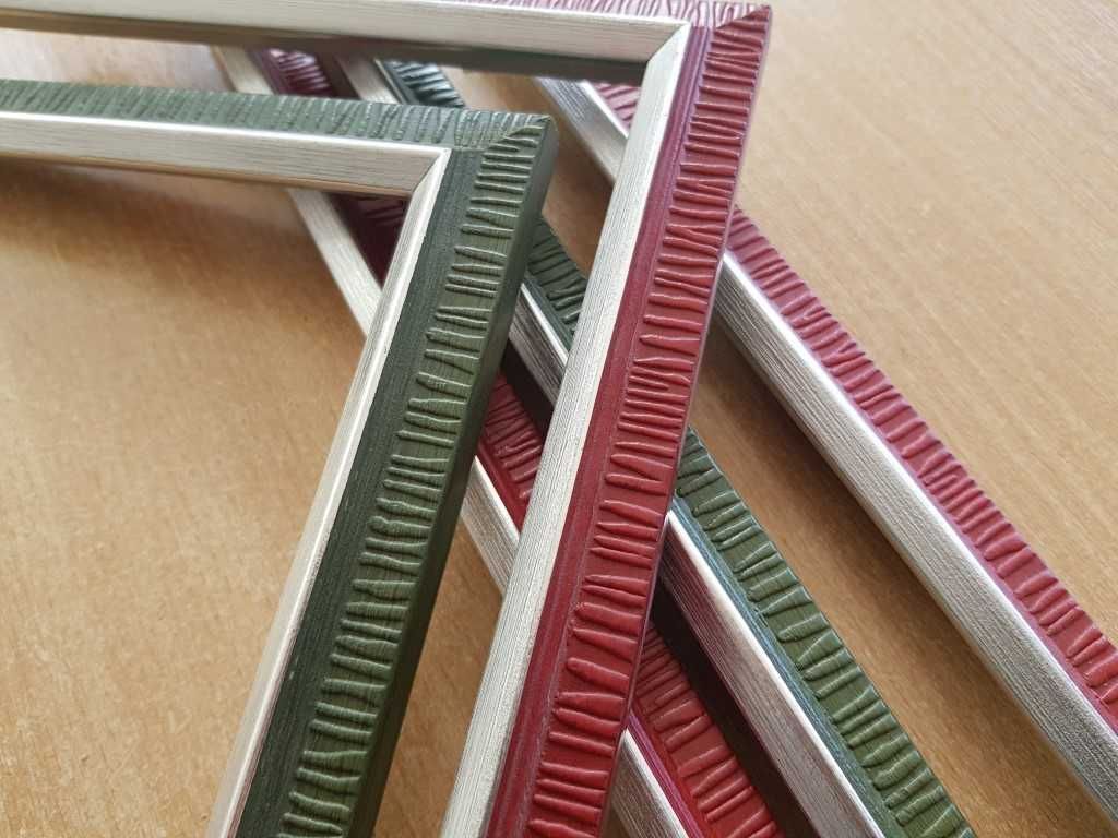 Профили за рамки на едро сребро зелено червено ПВЦ х 3лв линеен метър