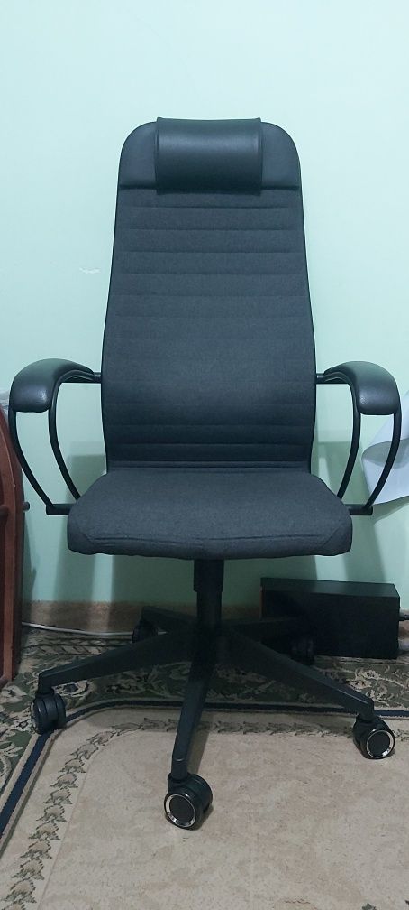 Продам  офисные кресла