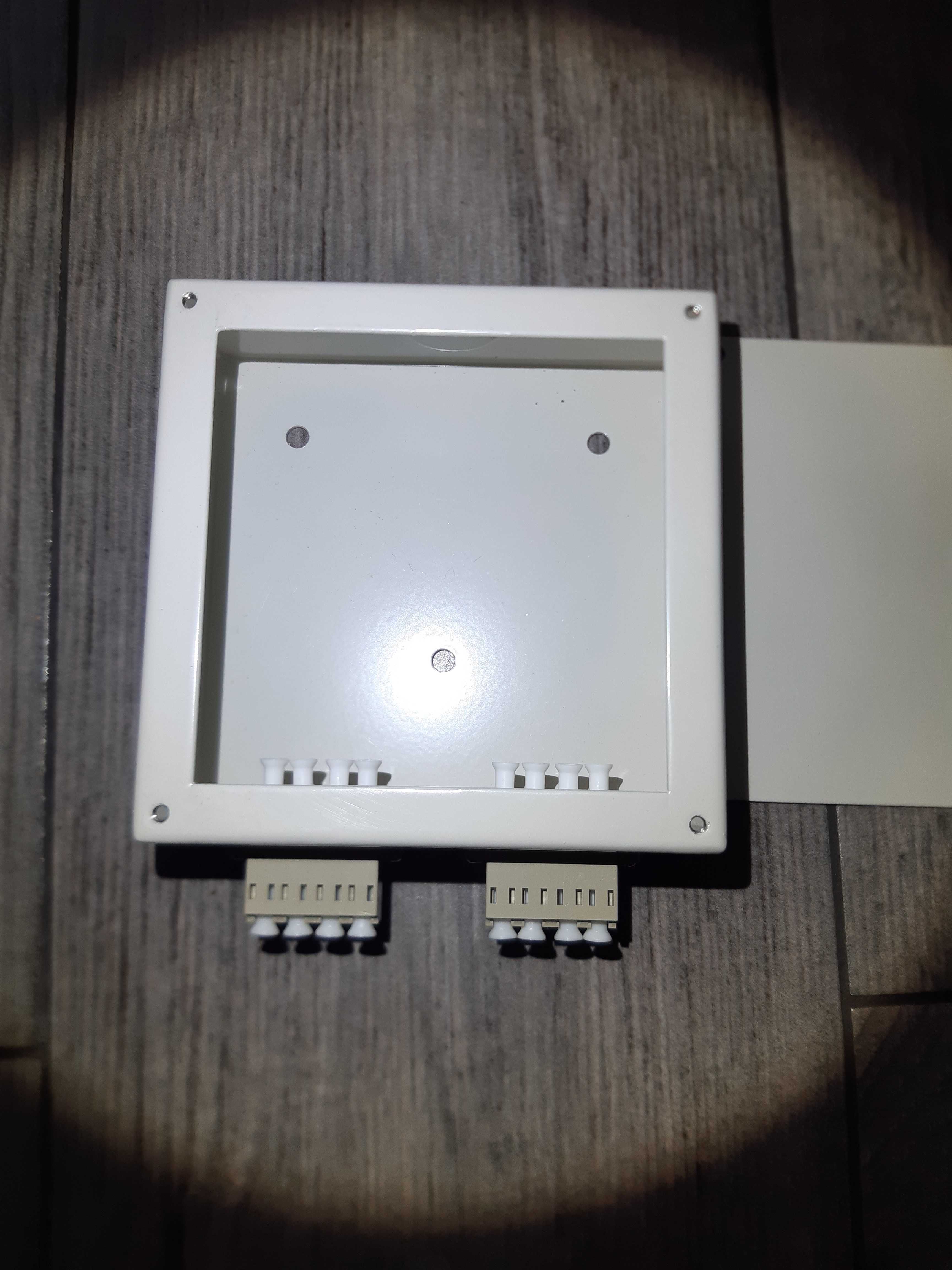 Кутия за инсталация на оптичен кабел  LC PatchBox - 2 Port Quad 8-Core