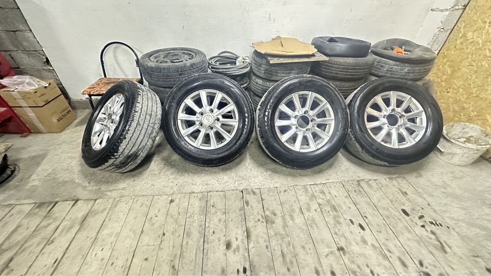 Продам Диск с шинами оригинал 285/60 R 18