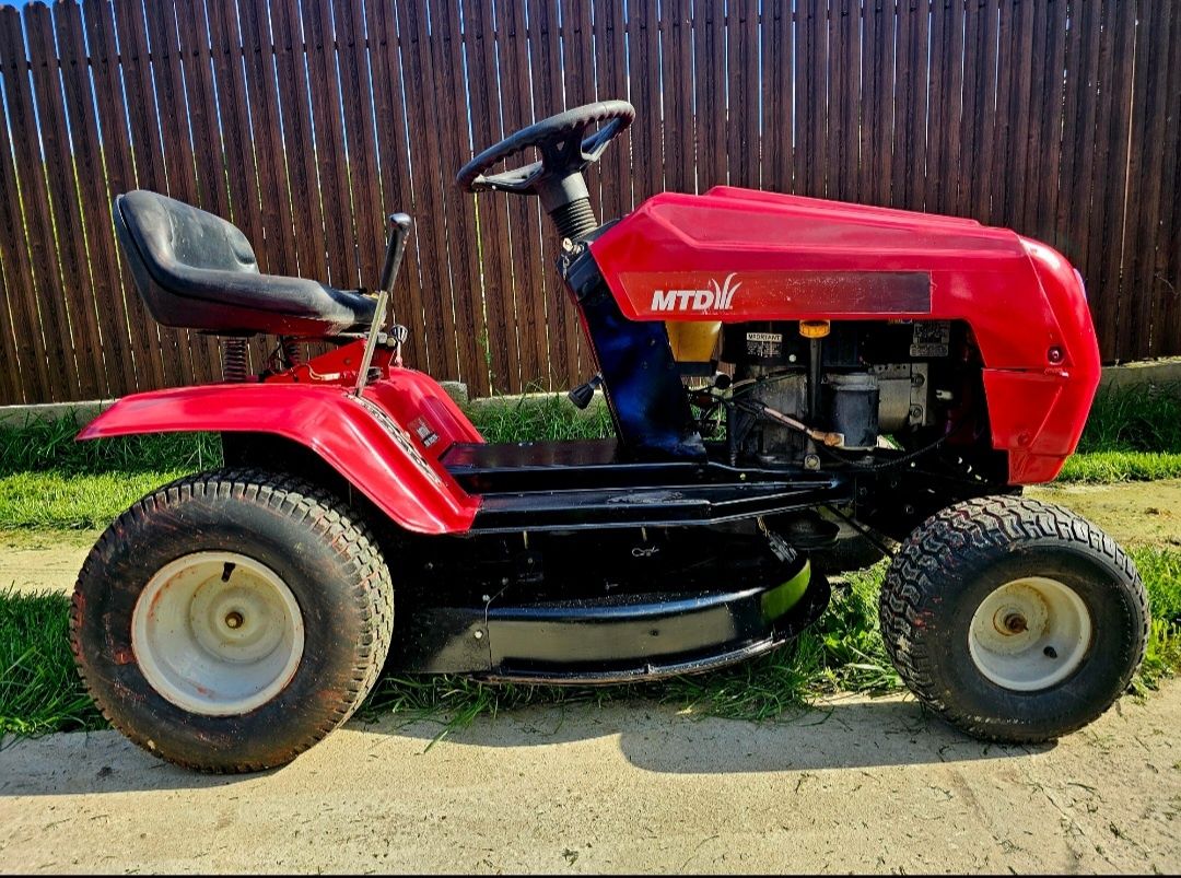Tractoras de gazon MTD