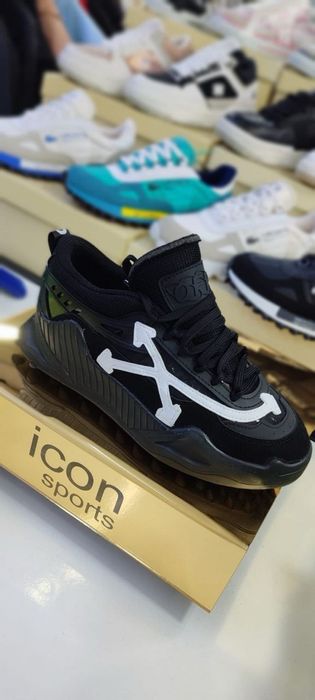 Adidasi off white odsy 1000