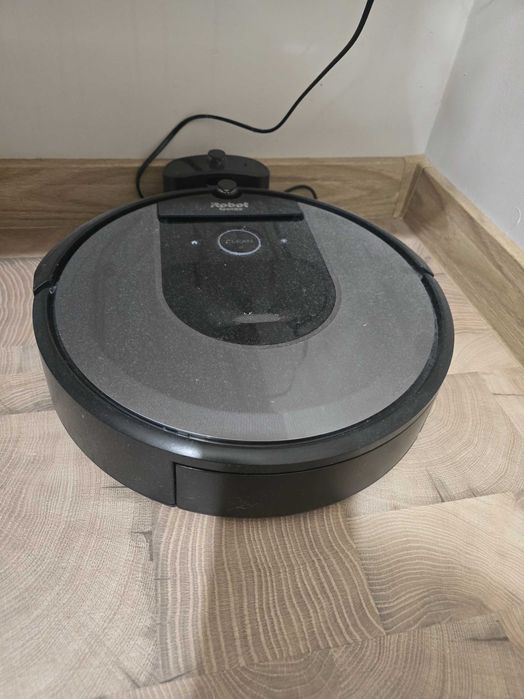 Рпахусмокачка робот И7 iRobot i7