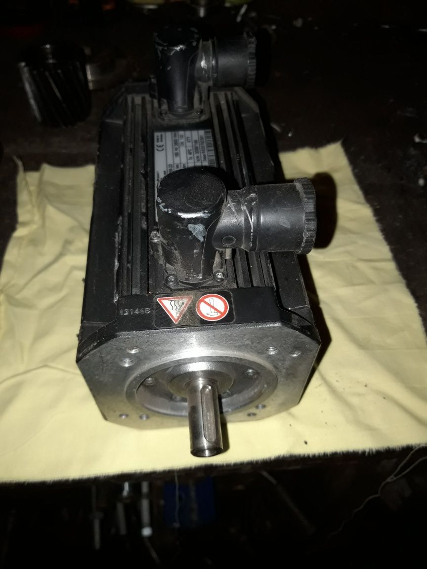 Reductor de turatie,/ Servomotor Lenze.