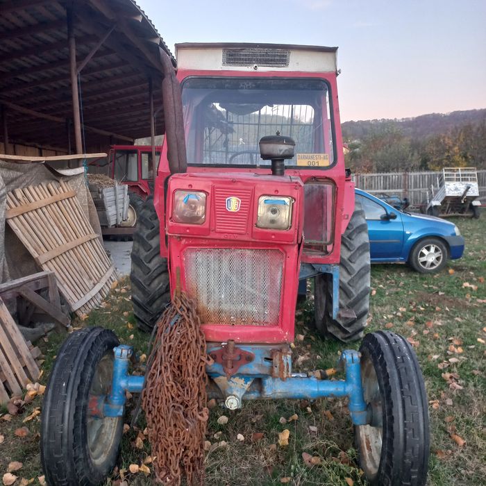 Tractor U650 cu troliu si sapa
