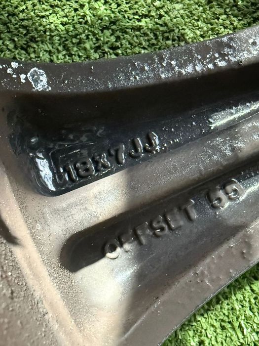 JANTE SUBARU R18 / 5x100 / LEGACY SE / 245/45 R18 100W XL / 18X7JJ / OFFSET 55 / J6HFF 2424 + CAUCIUCURI (X4)