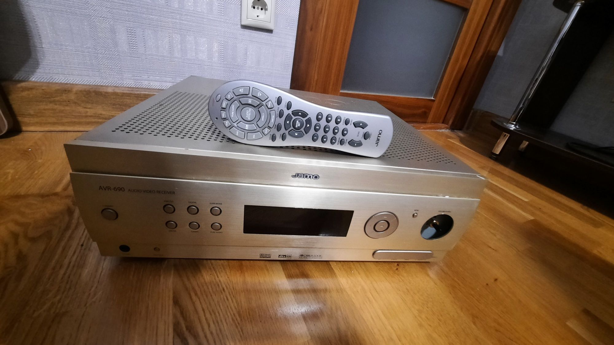 Jamo AVR-690 audio receiver