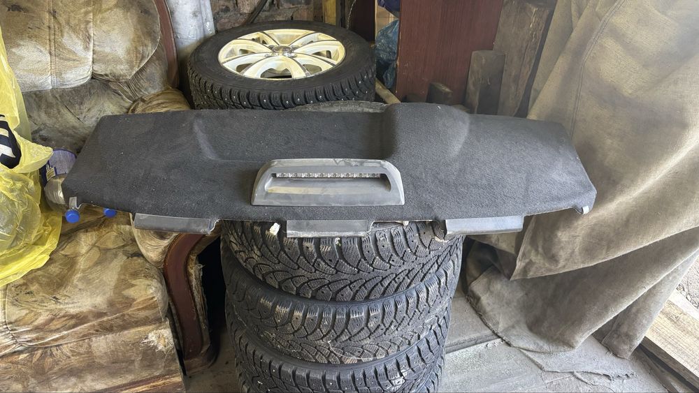 Задняя полка на приору седан