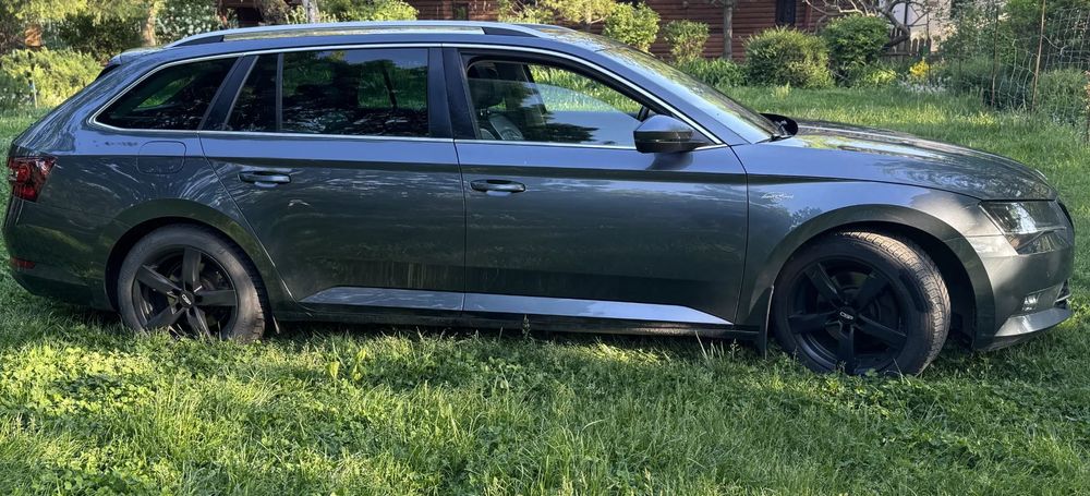 Skoda Superb Skoda Superb L&K 4x4 Panoramic Webasto Canton