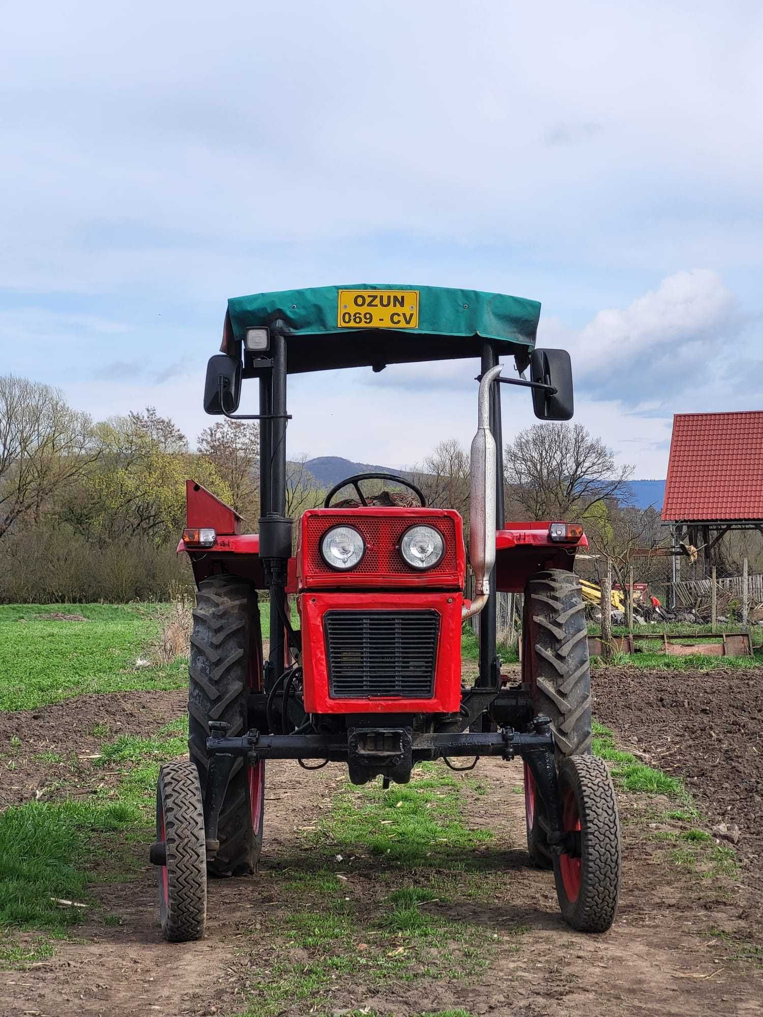 Tractor UTB 445 varianta înaltă