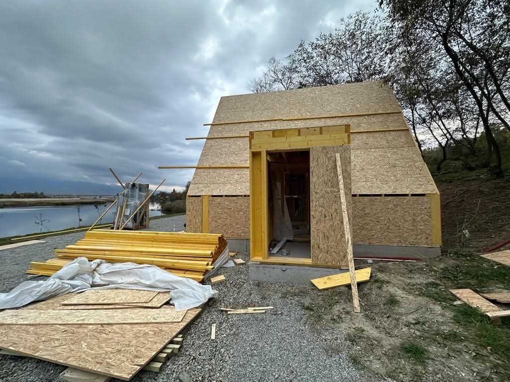 Vand casa din lemn, o cabana, un foișor sau o casuta de vacanta,,, sun