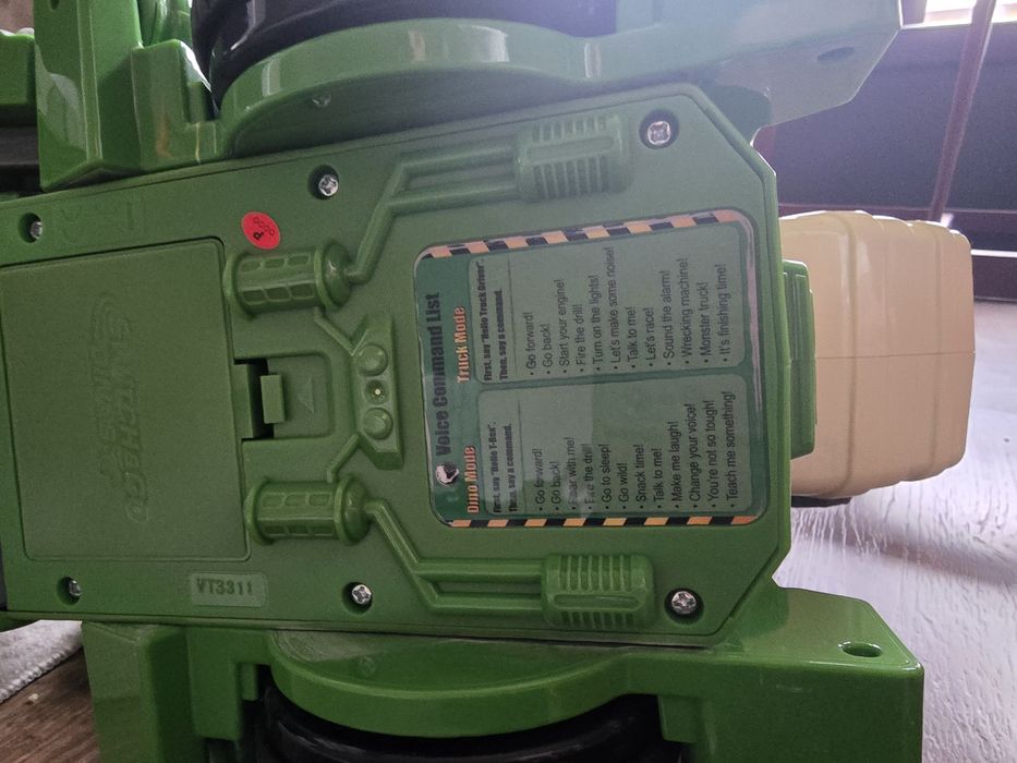 T-rex Masina care se transformă in dinozaur